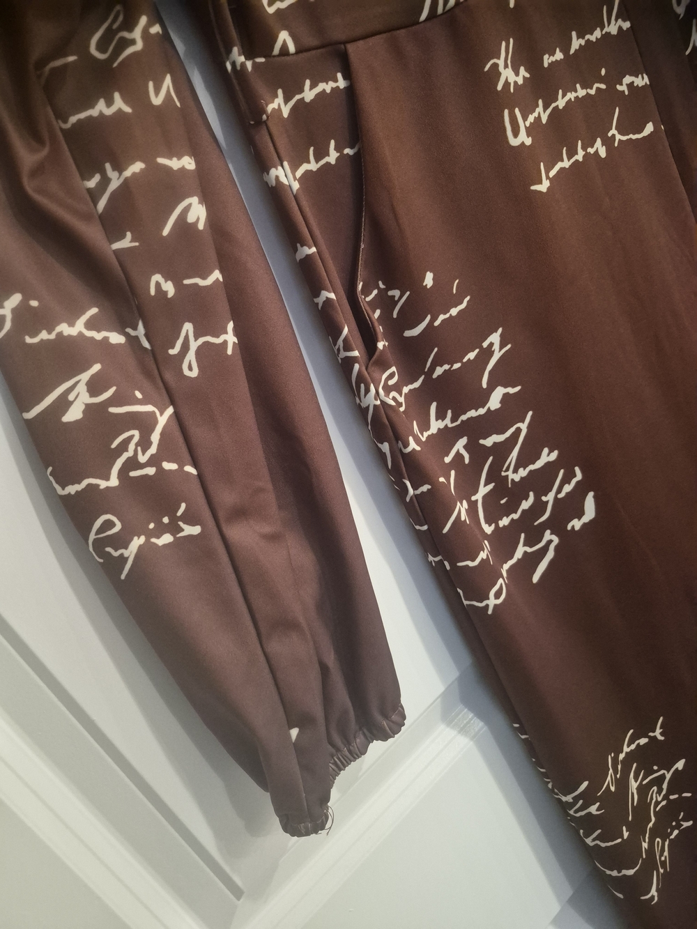WoMEN SHEIN Brown Script-Print Long Sleeve Jumpsuit - Picture 2 of 8